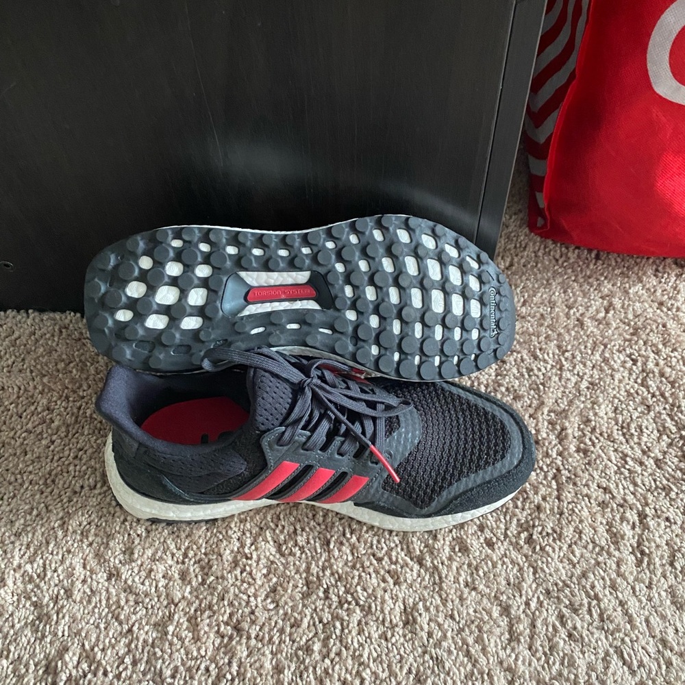 Adidas Ultraboost sz 6